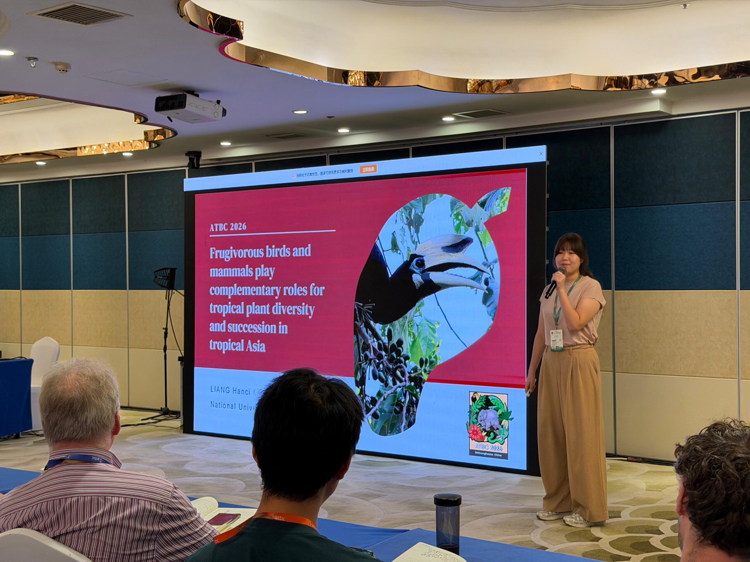 Hanci presenting her research